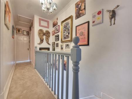 3 bedroom Terraced House for sale in Knighton Fields Road West, Leicester