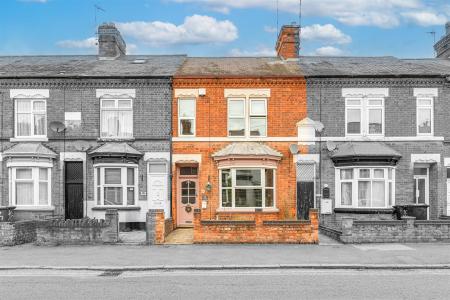 3 bedroom Terraced House for sale in Knighton Fields Road West, Leicester