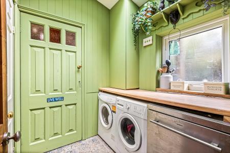 3 bedroom Terraced House for sale in Knighton Fields Road West, Leicester