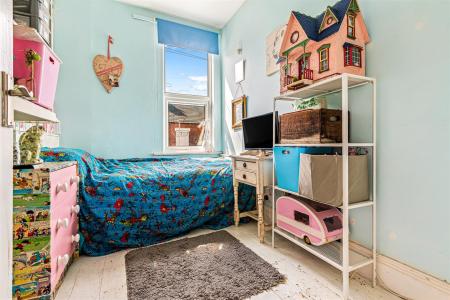 3 bedroom Terraced House for sale in Knighton Fields Road West, Leicester