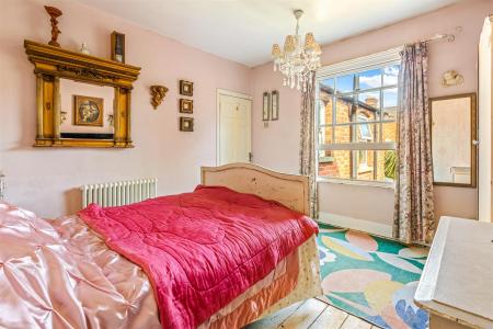 3 bedroom Terraced House for sale in Knighton Fields Road West, Leicester