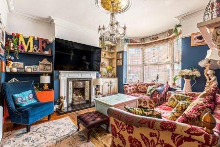 3 bedroom Terraced House for sale in Knighton Fields Road West, Leicester