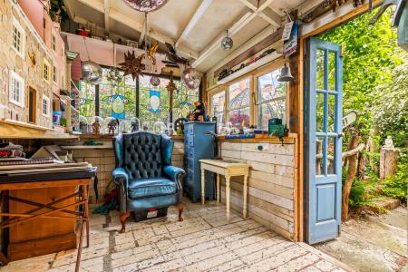 3 bedroom Terraced House for sale in Knighton Fields Road West, Leicester