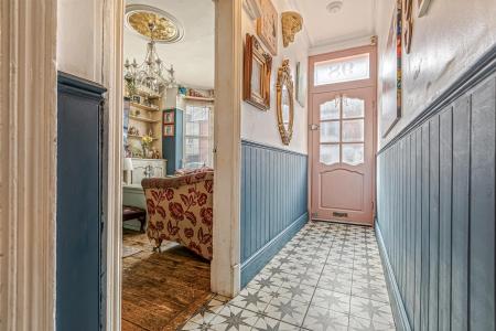 3 bedroom Terraced House for sale in Knighton Fields Road West, Leicester
