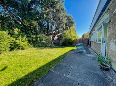 1 bedroom Flat for sale in Stoneygate, Leicester, LE2 1RD