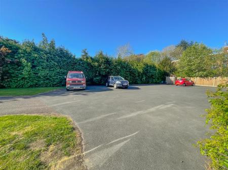 1 bedroom Flat for sale in Stoneygate, Leicester, LE2 1RD