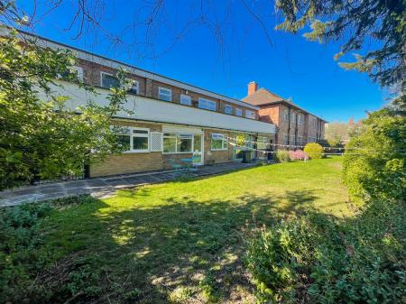 1 bedroom Flat for sale in Stoneygate, Leicester, LE2 1RD