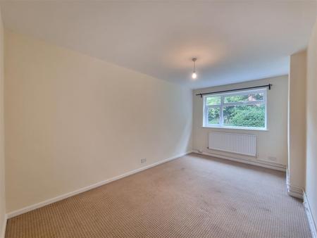 1 bedroom Flat for sale in Elmfield Ave, Stoneygate LE2 1RD