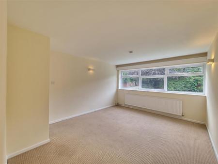 1 bedroom Flat for sale in Elmfield Ave, Stoneygate LE2 1RD