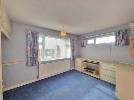 3 bedroom Property to let in Kelmarsh Avenue, Leicester