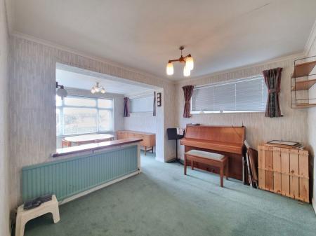 3 bedroom Property to let in Kelmarsh Avenue, Leicester