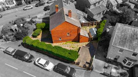 3 bedroom Semi-detached house for sale in Oakfield Road, Leicester