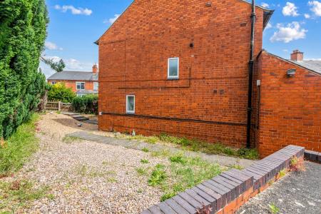 3 bedroom Semi-detached house for sale in Oakfield Road, Leicester