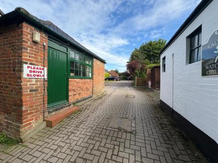 3 bedroom Property to let in Church Lane, Leciester