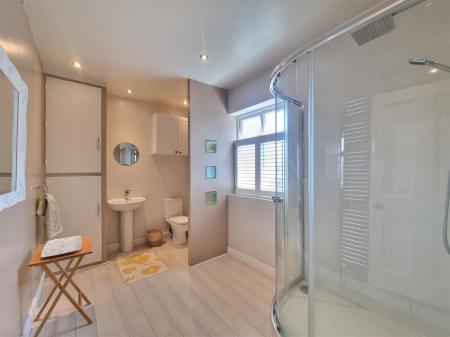 2 bedroom Terraced House for sale in Cavendish Road, Leicester