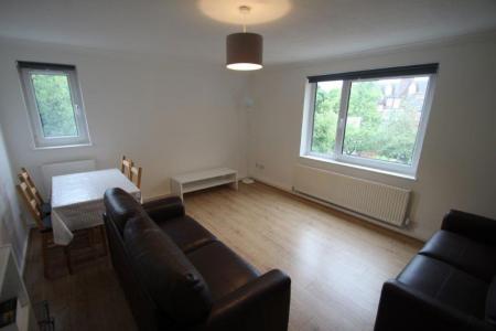 2 bedroom Property to let in Lyndhurst Court, Stoneygate, Leicester
