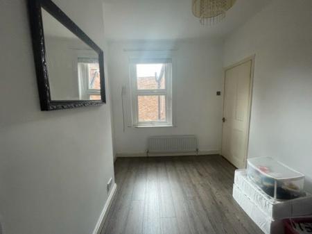 2 bedroom Property to let in Knighton Fields Road East, Leicester