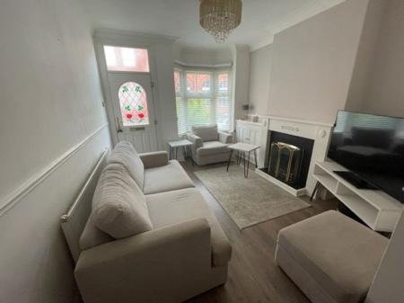 2 bedroom Property to let in Knighton Fields Road East, Leicester