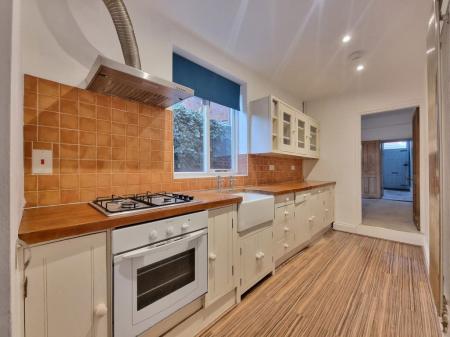 2 bedroom Property to let in Clarendon Park Road, Leicester