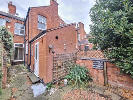 2 bedroom Property to let in Clarendon Park Road, Leicester