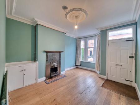 2 bedroom Property to let in Clarendon Park Road, Leicester