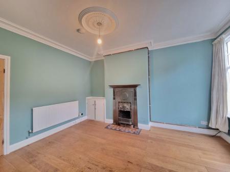 2 bedroom Property to let in Clarendon Park Road, Leicester