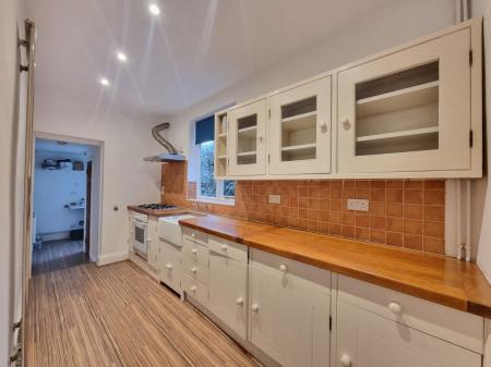 2 bedroom Property to let in Clarendon Park Road, Leicester