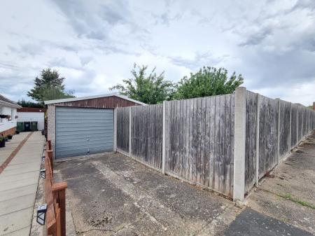 2 bedroom Property to let in Foxhunter Drive, Leicester