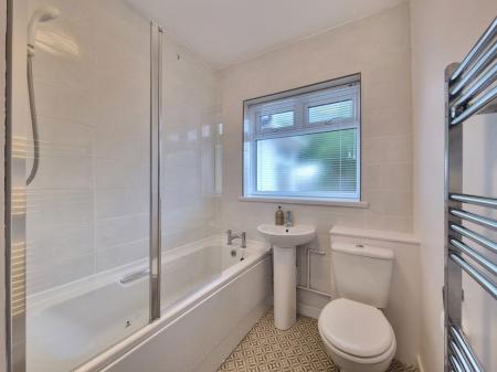 2 bedroom Property to let in Foxhunter Drive, Leicester
