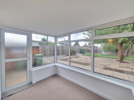 2 bedroom Property to let in Foxhunter Drive, Leicester