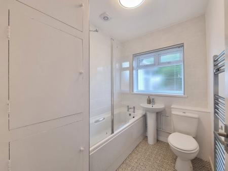 2 bedroom Property to let in Foxhunter Drive, Leicester