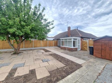 2 bedroom Property to let in Foxhunter Drive, Leicester