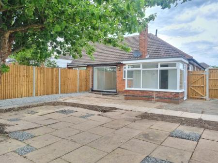 2 bedroom Property to let in Foxhunter Drive, Leicester