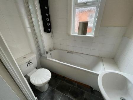 3 bedroom Property to let in Lytton Road, Leicester