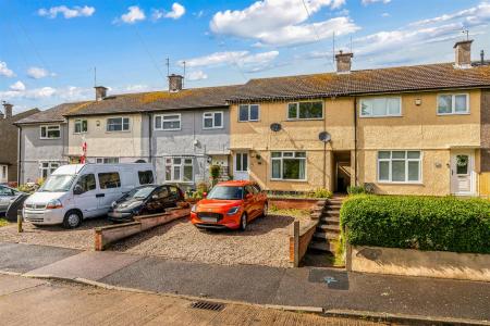 3 bedroom Terraced House for sale in Featherstone Drive, Leicester