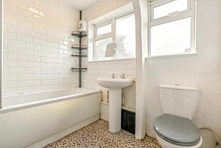 3 bedroom Terraced House for sale in Featherstone Drive, Leicester