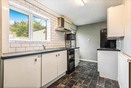 3 bedroom Terraced House for sale in Featherstone Drive, Leicester