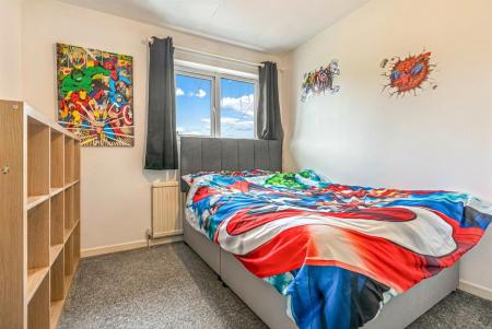 3 bedroom Terraced House for sale in Featherstone Drive, Leicester