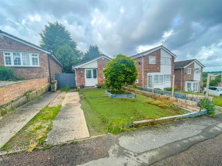2 bedroom Detached bungalow for sale in Hatherleigh Road, Leicester