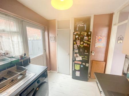 2 bedroom Detached bungalow for sale in Hatherleigh Road, Leicester