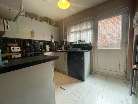 2 bedroom Detached bungalow for sale in Hatherleigh Road, Leicester