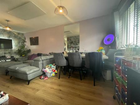 2 bedroom Detached bungalow for sale in Hatherleigh Road, Leicester