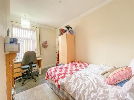 2 bedroom Terraced House for sale in Leicester