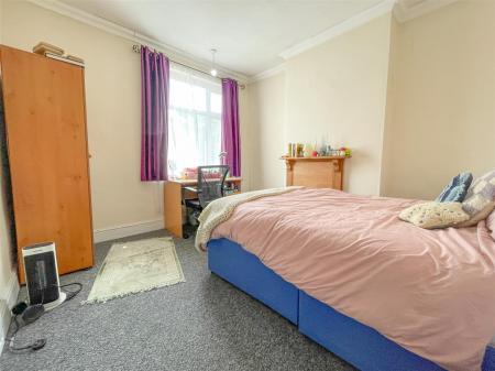 2 bedroom Terraced House for sale in Leicester