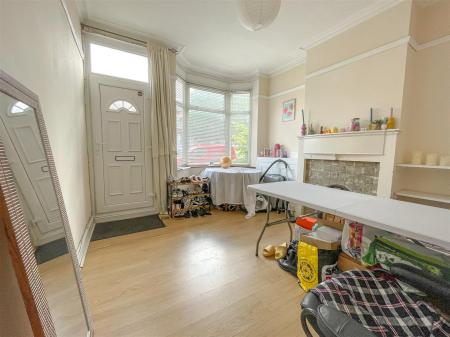 2 bedroom Terraced House for sale in Leicester