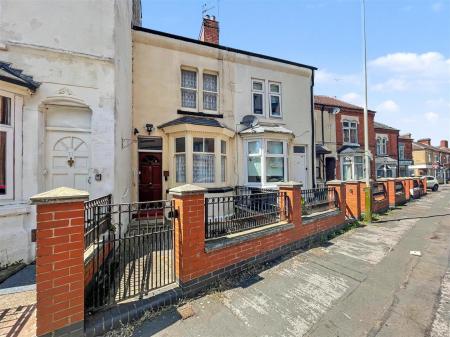 2 bedroom Terraced House for sale in Western Road, Leicester