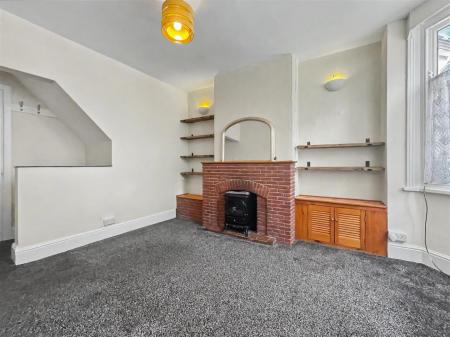 2 bedroom Terraced House for sale in Western Road, Leicester