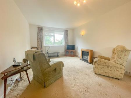 2 bedroom Flat for sale in Wallace Court,London Road, Stoneygate, Leicester