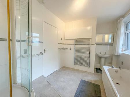 2 bedroom Flat for sale in Wallace Court,London Road, Stoneygate, Leicester
