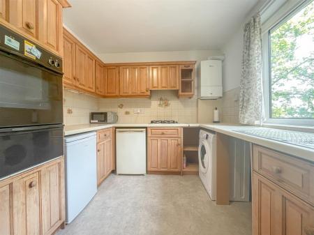 2 bedroom Flat for sale in Wallace Court,London Road, Stoneygate, Leicester